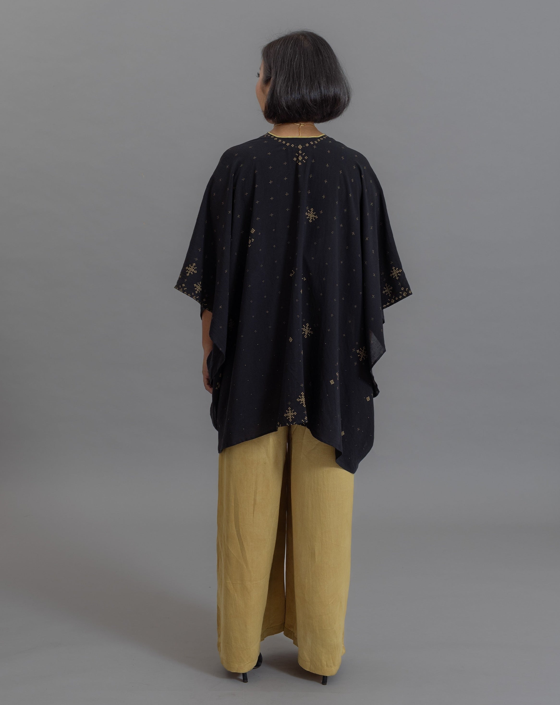 throw, outer, women's wear, women's outer, batik, handcrafted, craft